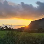 Wild Ocean Embrace - 5 Min From Surfing Holiday home