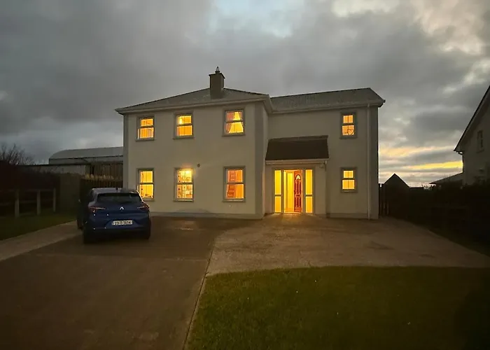 Wild Ocean Embrace - 5 Min From Surfing Tullaghan