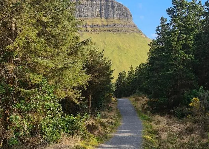 Wild Ocean Embrace - 5 Min From Surfing